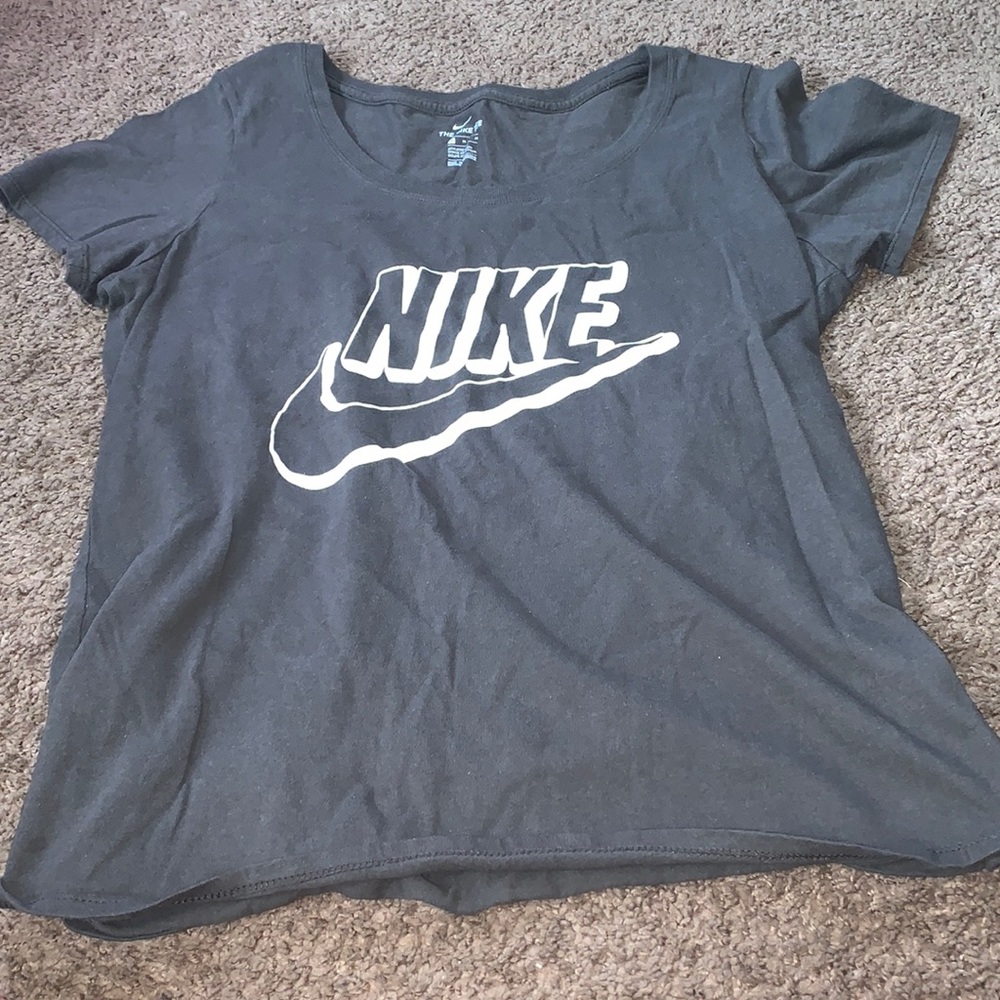 Woman Nike shirt